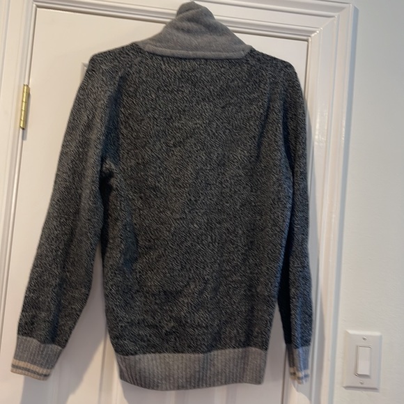 Zara men classic front open sweater very stylish, gray and black color L size. - Picture 4 of 13